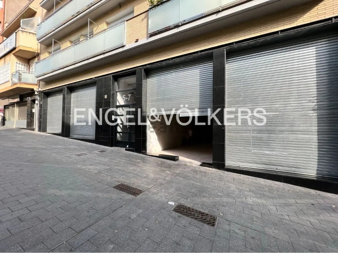 Retail in Santa Coloma de Gramenet, Barcelona to rent Interior Photo- Image 1 of 5