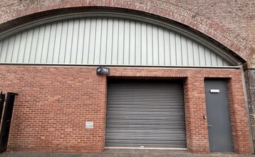 Woollam Pl, Manchester to rent Building Photo- Image 1 of 2