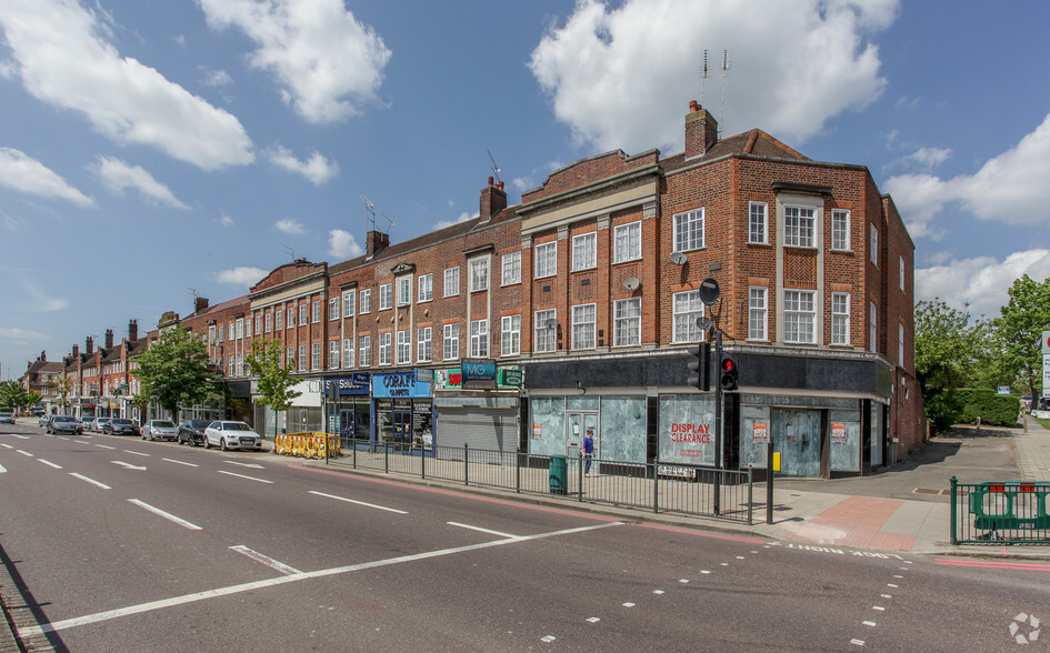 35-57 Market Pl, London to rent - Primary Photo - Image 1 of 8