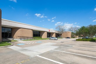 3700-3798 Westchase Dr, Houston, TX for rent Primary Photo- Image 1 of 5