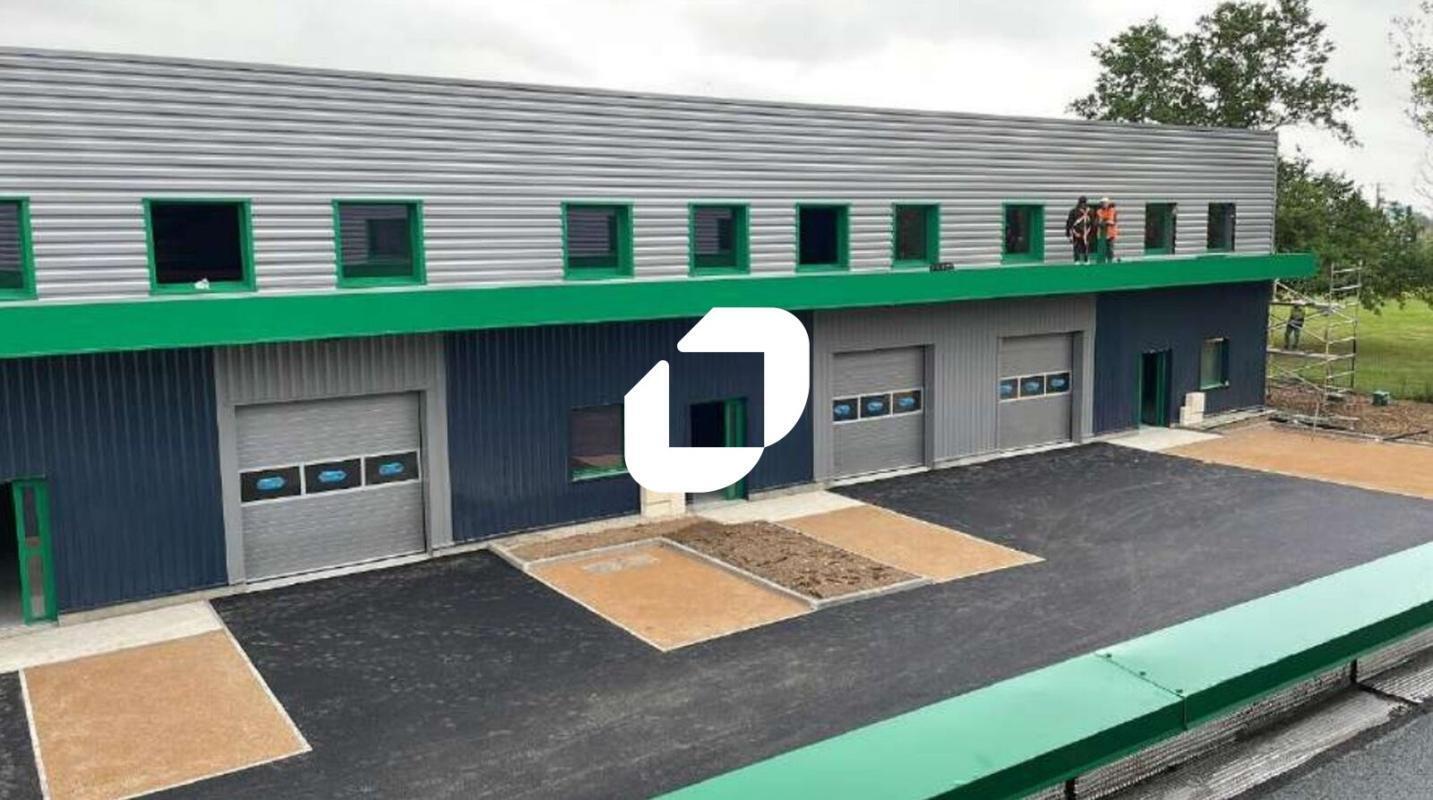 Light Industrial in Tignieu-Jameyzieu to rent Building Photo- Image 1 of 9