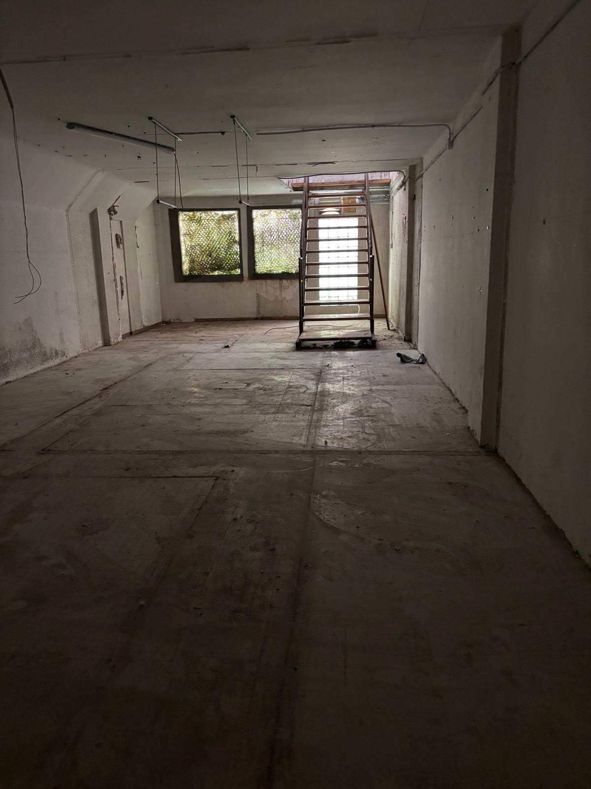 Retail in Montcada i Reixac, Barcelona to rent Interior Photo- Image 1 of 2