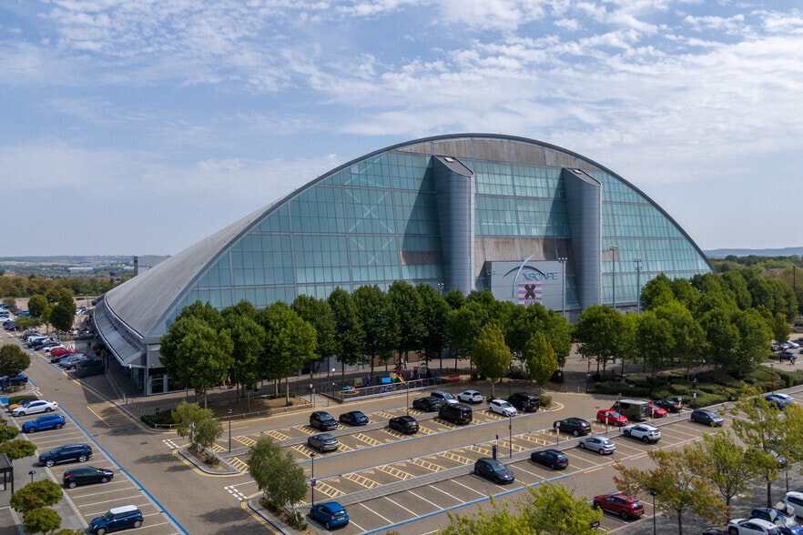 602 Marlborough Gate, Milton Keynes for sale - Primary Photo - Image 1 of 1