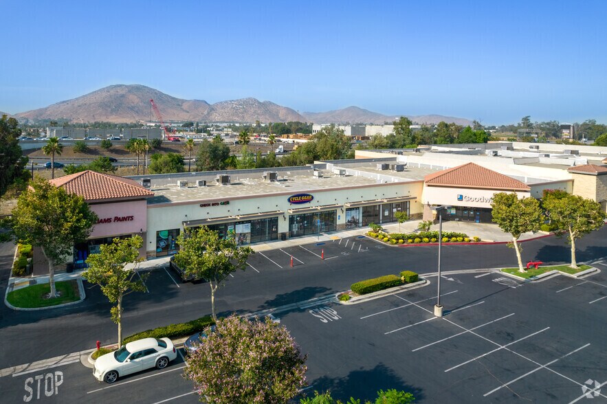 16855 Valley Blvd, Fontana, CA for sale - Primary Photo - Image 1 of 1