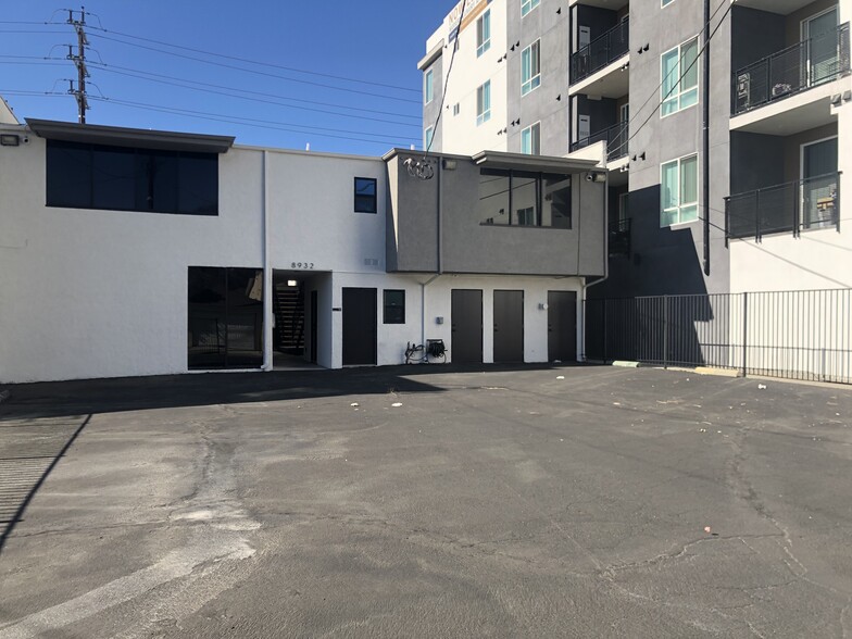 8932 Reseda Blvd, Northridge, CA to rent - Building Photo - Image 3 of 15
