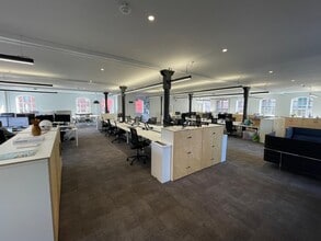 38-38A Graham St, London to rent Building Photo- Image 1 of 10