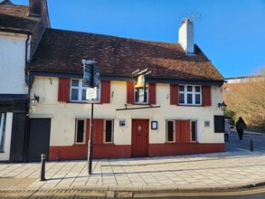 41 Frogmoor, High Wycombe to rent Building Photo- Image 1 of 4