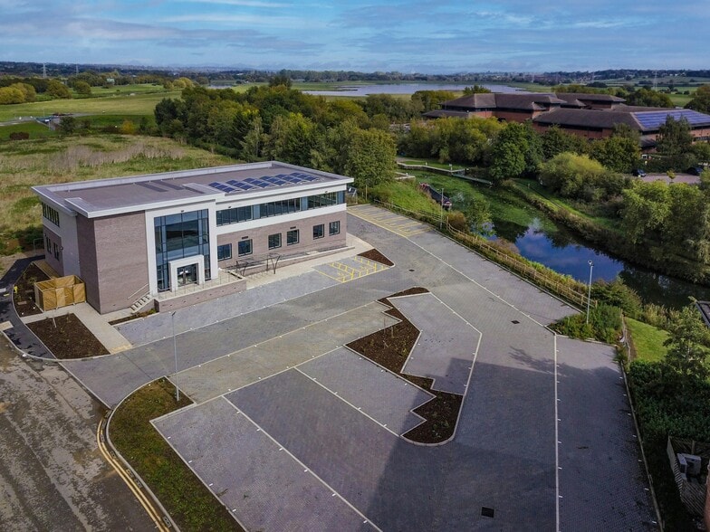 Waterside Way, Northampton to rent - Building Photo - Image 3 of 7