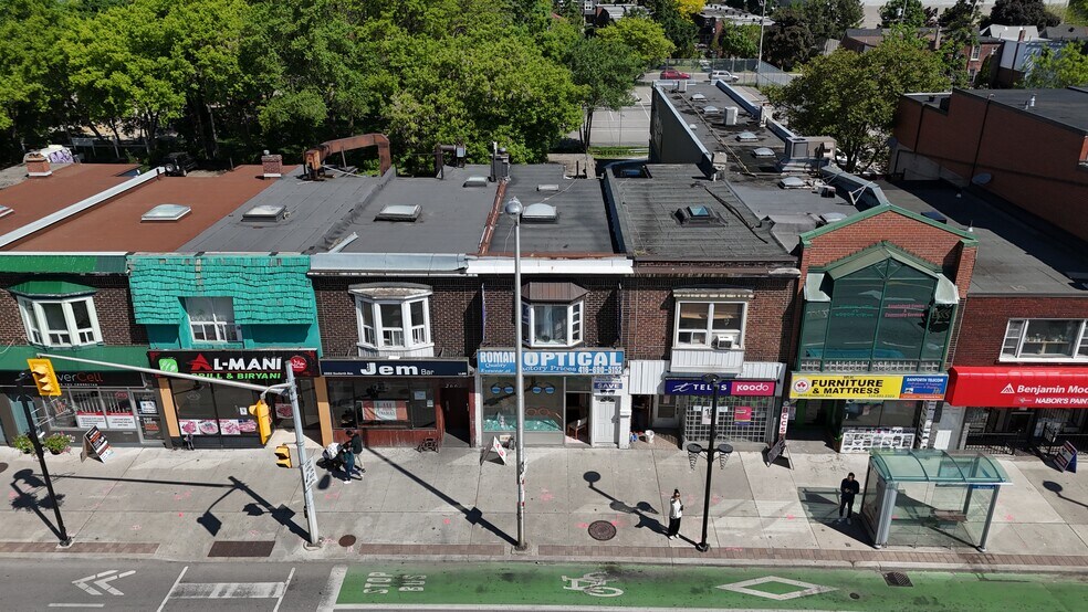 2666 Danforth Ave, Toronto, ON for sale - Building Photo - Image 3 of 4