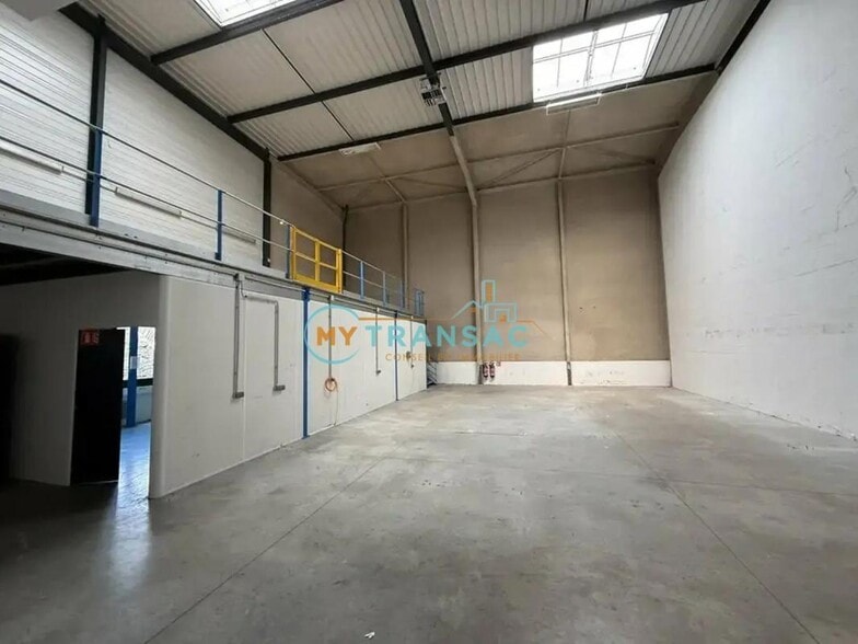 Light Industrial in Saint-Denis to rent - Interior Photo - Image 3 of 15