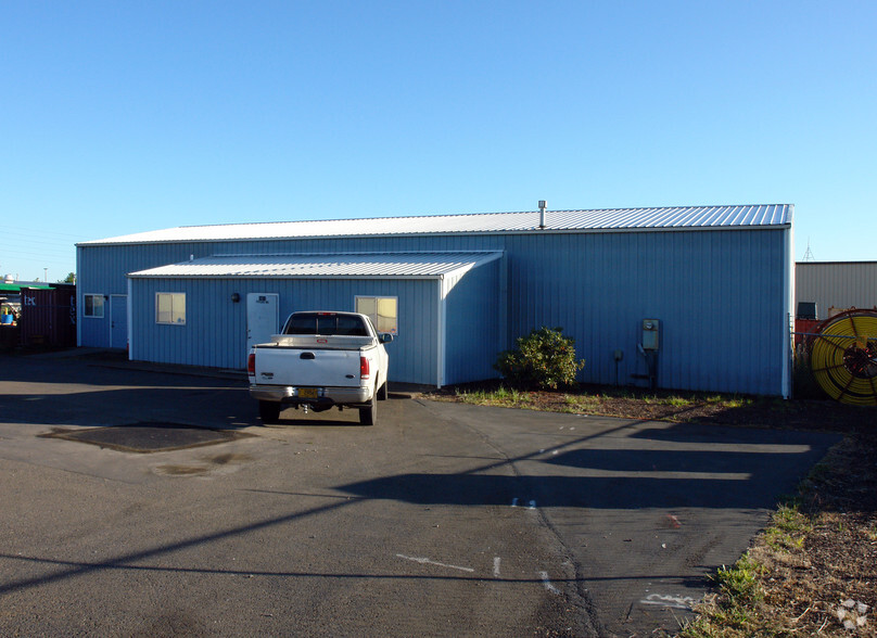 1411 Salem Industrial Dr NE, Salem, OR for rent - Primary Photo - Image 1 of 19