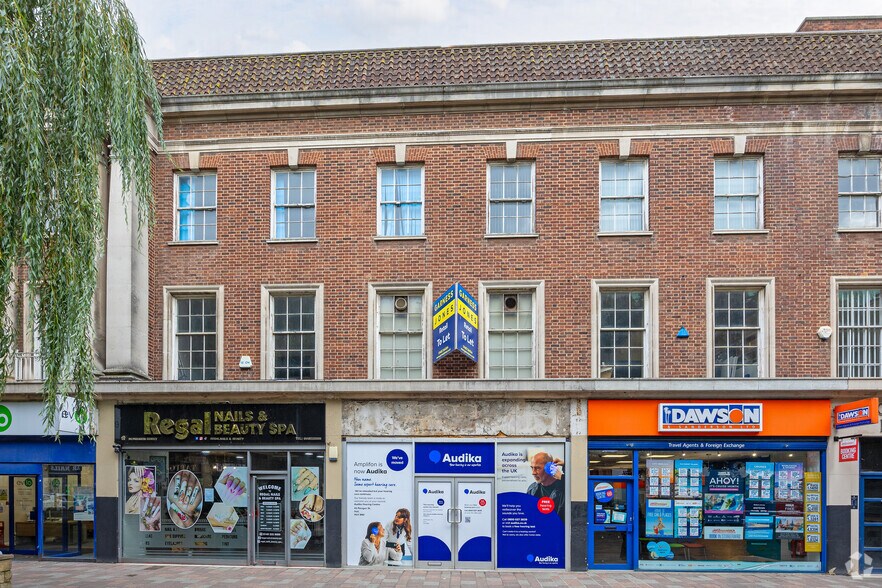 22 Paragon St, Hull to rent - Primary Photo - Image 2 of 4
