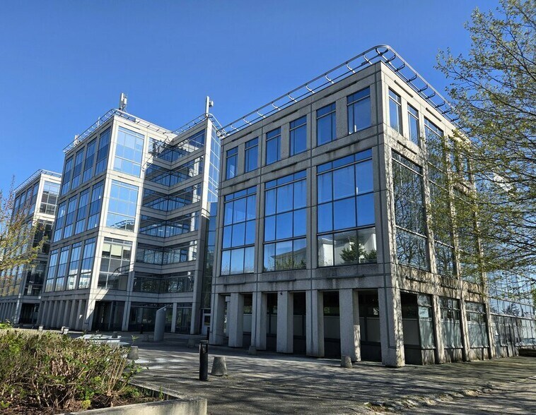 Office in Villepinte for sale - Building Photo - Image 1 of 11