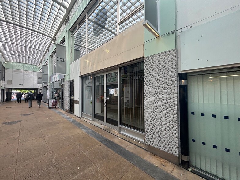1-18 Church Arcade, Bedford to rent - Building Photo - Image 2 of 55
