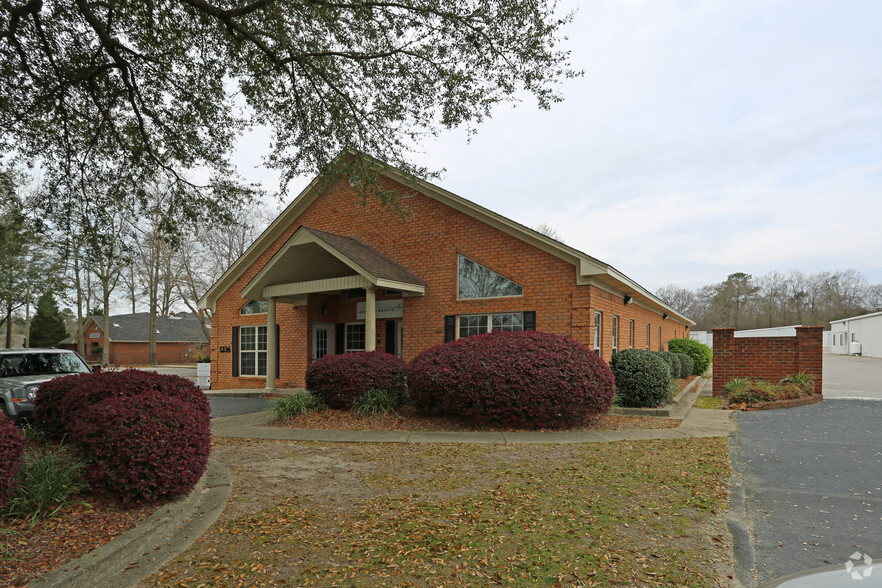 1236 Wilson Hall Rd, Sumter, SC for rent - Building Photo - Image 2 of 3