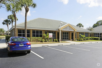 11922 Fairway Lakes Dr, Fort Myers, FL for sale Primary Photo- Image 1 of 1