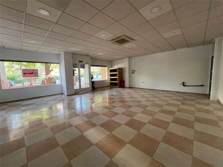 Retail in Cáceres, Cáceres for sale - Interior Photo - Image 2 of 6