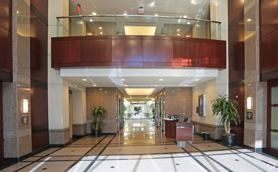 495 N Keller Rd, Maitland, FL to rent - Lobby - Image 2 of 13