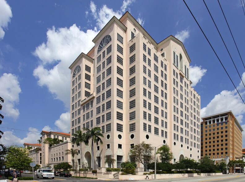 2 Alhambra Plz, Coral Gables, FL for rent - Building Photo - Image 1 of 14