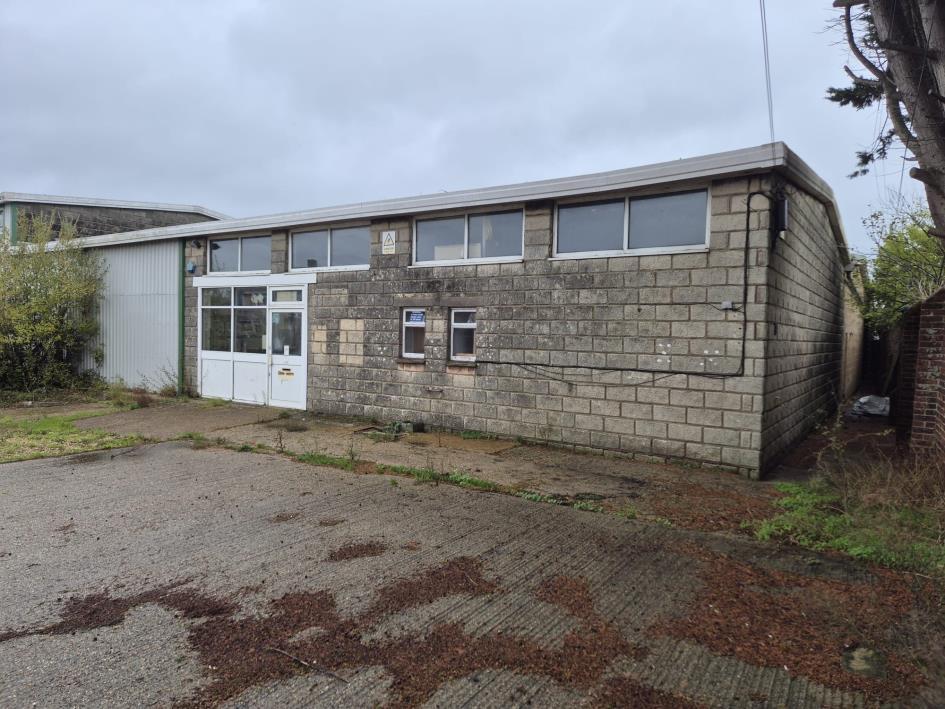 College Close, Sandown for sale Building Photo- Image 1 of 5