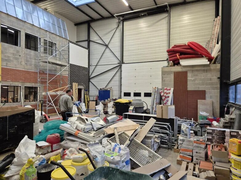 1 Rue De La Bauve, Meaux to rent - Building Photo - Image 3 of 9