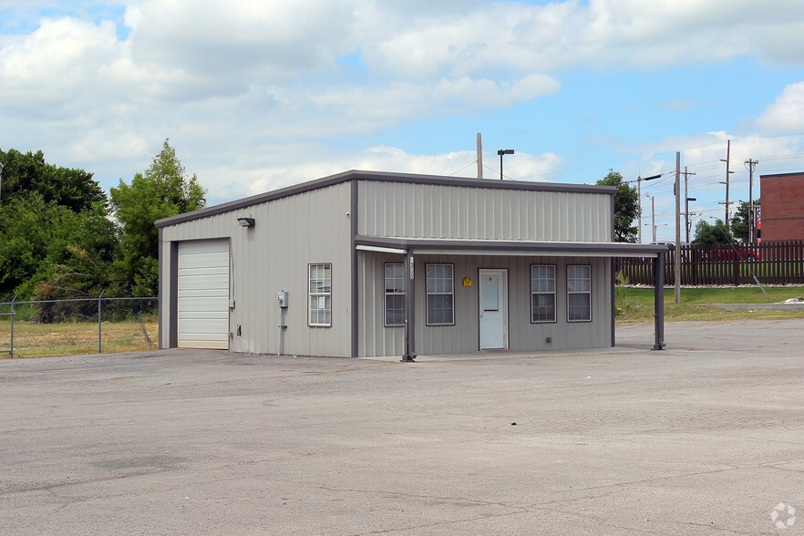 6305-A-6305-B E 11th St, Tulsa, OK for rent - Building Photo - Image 3 of 13