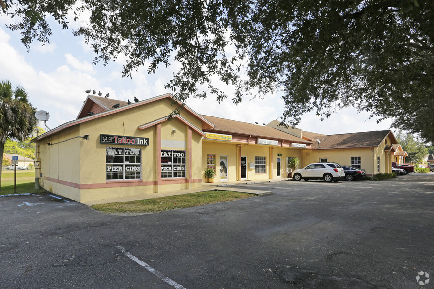 904 Lee Blvd, Lehigh Acres, FL for sale - Primary Photo - Image 1 of 4