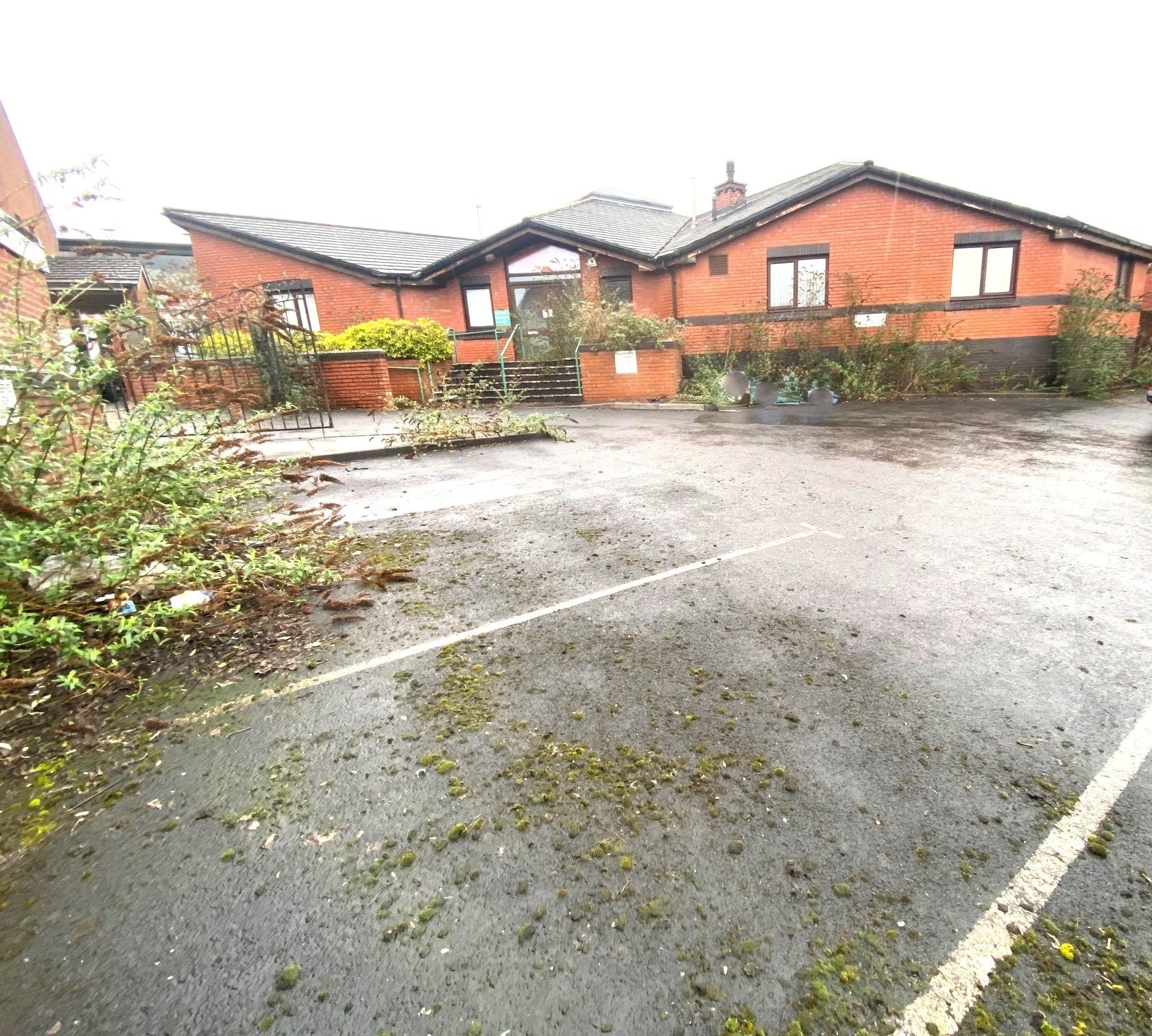 Brookhouse Clos, Blackburn to rent Building Photo- Image 1 of 3