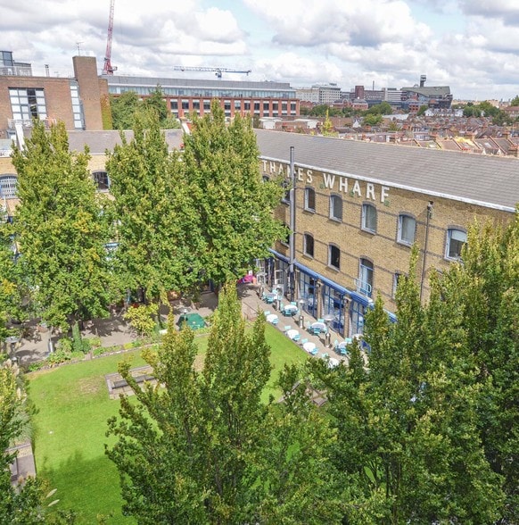 Rainville Rd, London to rent - Building Photo - Image 3 of 9