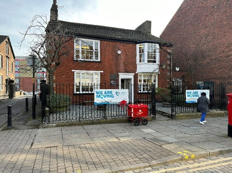 128 Yorkshire St, Rochdale for sale - Primary Photo - Image 1 of 1