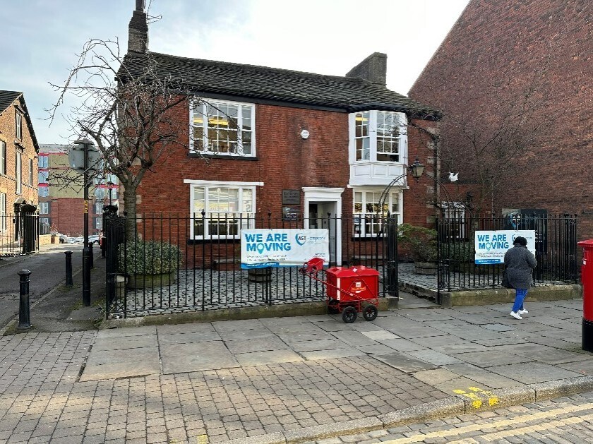 128 Yorkshire St, Rochdale for sale Primary Photo- Image 1 of 1