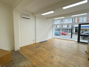36 High St, Newport Pagnell to rent Interior Photo- Image 2 of 2