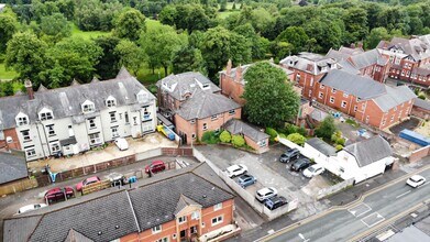 Queens Rd, Oldham for rent Building Photo- Image 2 of 2