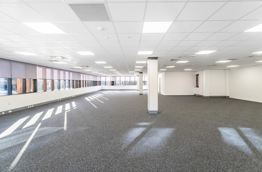 2 North Fourth St, Milton Keynes to rent - Building Photo - Image 2 of 4