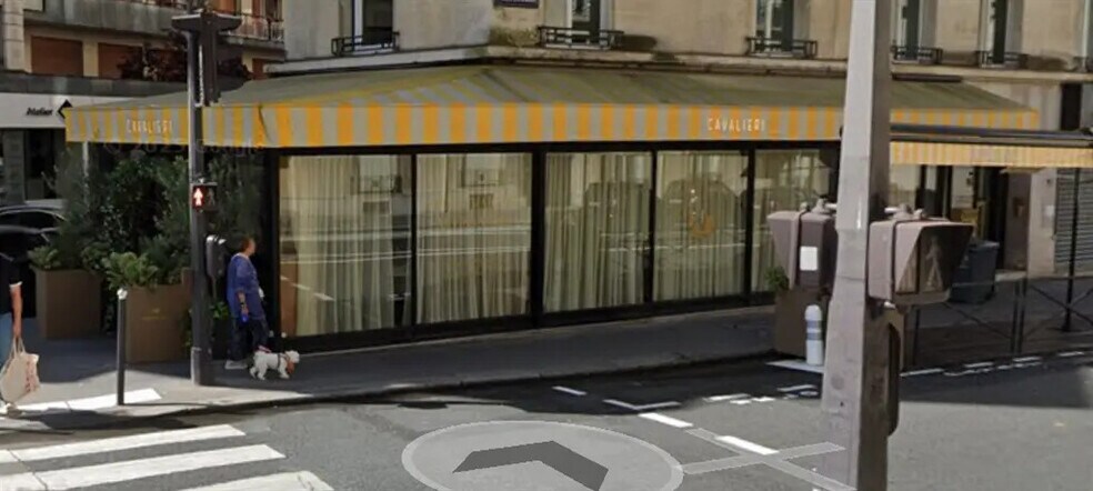 Retail in Paris to rent - Building Photo - Image 1 of 2