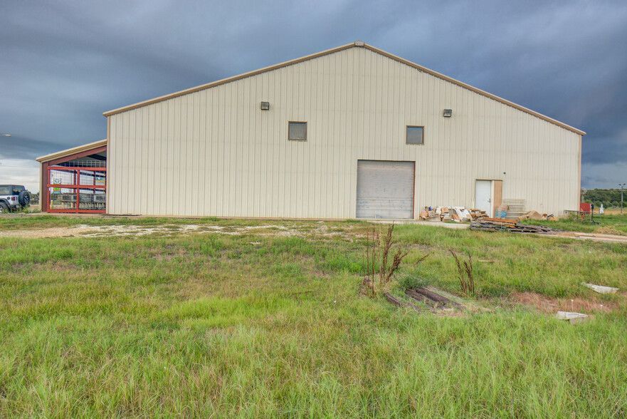 2989 S Highway 304, Rosanky, TX for sale - Building Photo - Image 3 of 7