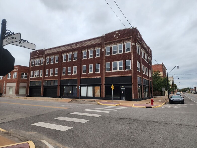 302 W 6th St, Okmulgee, OK for sale - Building Photo - Image 1 of 1