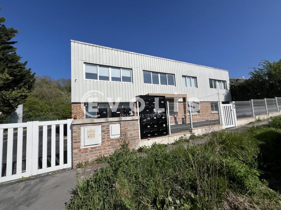 Office in Neuilly-sur-Marne to rent Building Photo- Image 1 of 9