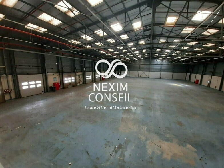 Industrial in Gennevilliers to rent - Interior Photo - Image 2 of 8