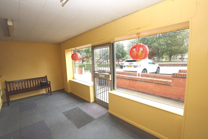 1-5 Linden Ave, Branston to rent - Interior Photo - Image 2 of 7