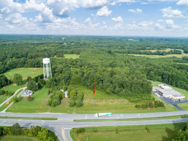 3406 US Hwy 220, Madison, NC for sale - Building Photo - Image 1 of 1