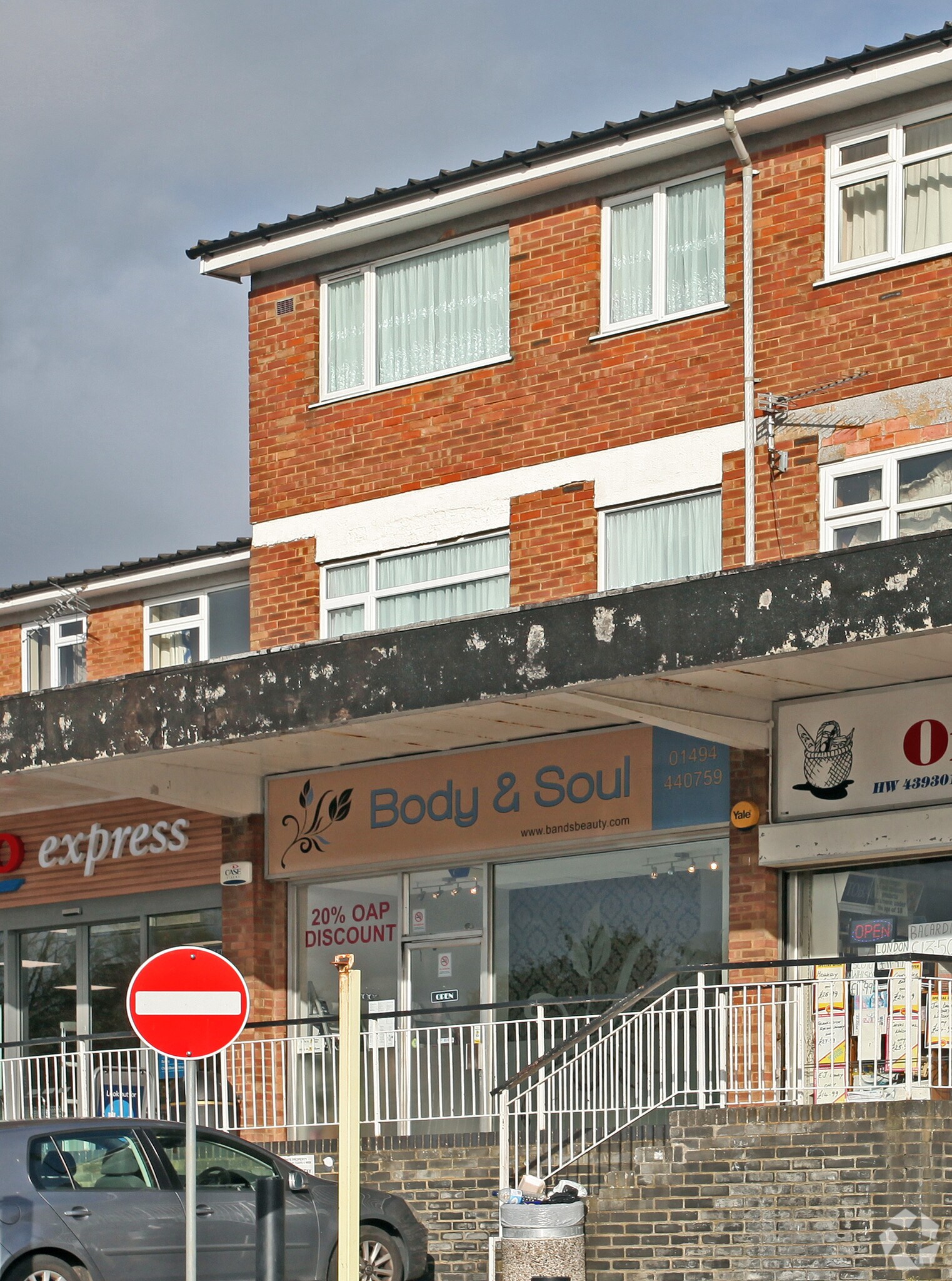 3 Plomer Green Ave, High Wycombe for sale Primary Photo- Image 1 of 1