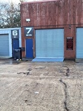 Sample Oak Ln, Chilworth to rent Building Photo- Image 2 of 3