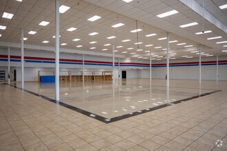 6600-6924 Antoine Dr, Houston, TX to rent Interior Photo- Image 2 of 4