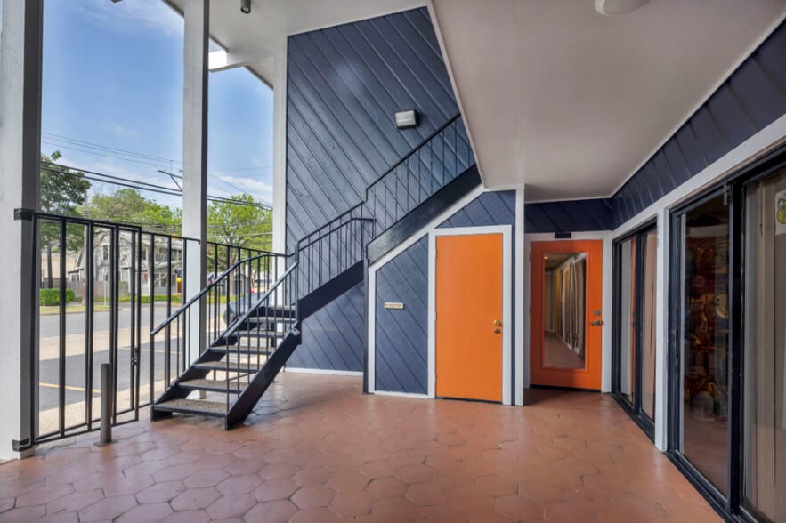 600 W 28th St, Austin, TX to rent - Building Photo - Image 2 of 7