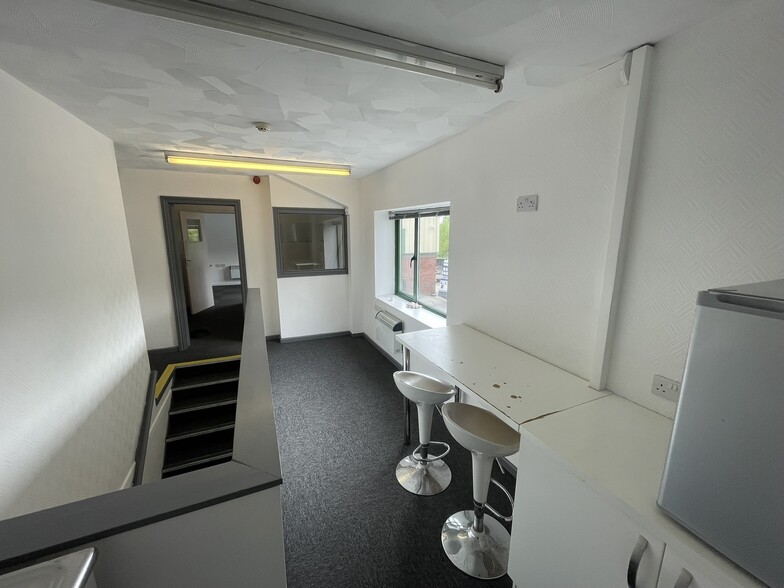 Netham Rd, Bristol to rent - Building Photo - Image 3 of 8