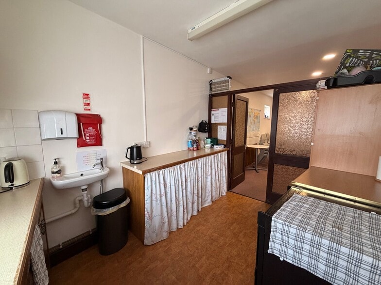 31 William St, Bognor Regis for sale - Interior Photo - Image 3 of 8
