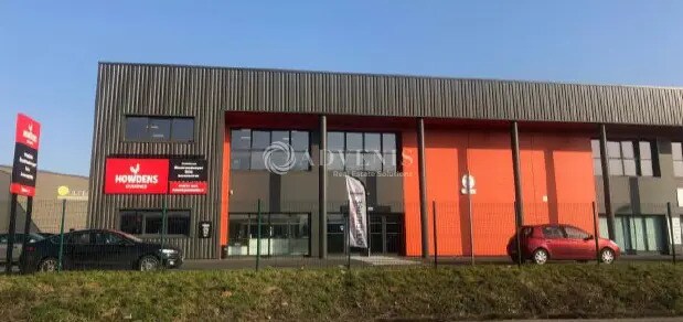 Location Bureaux 175 m² - Photo 1