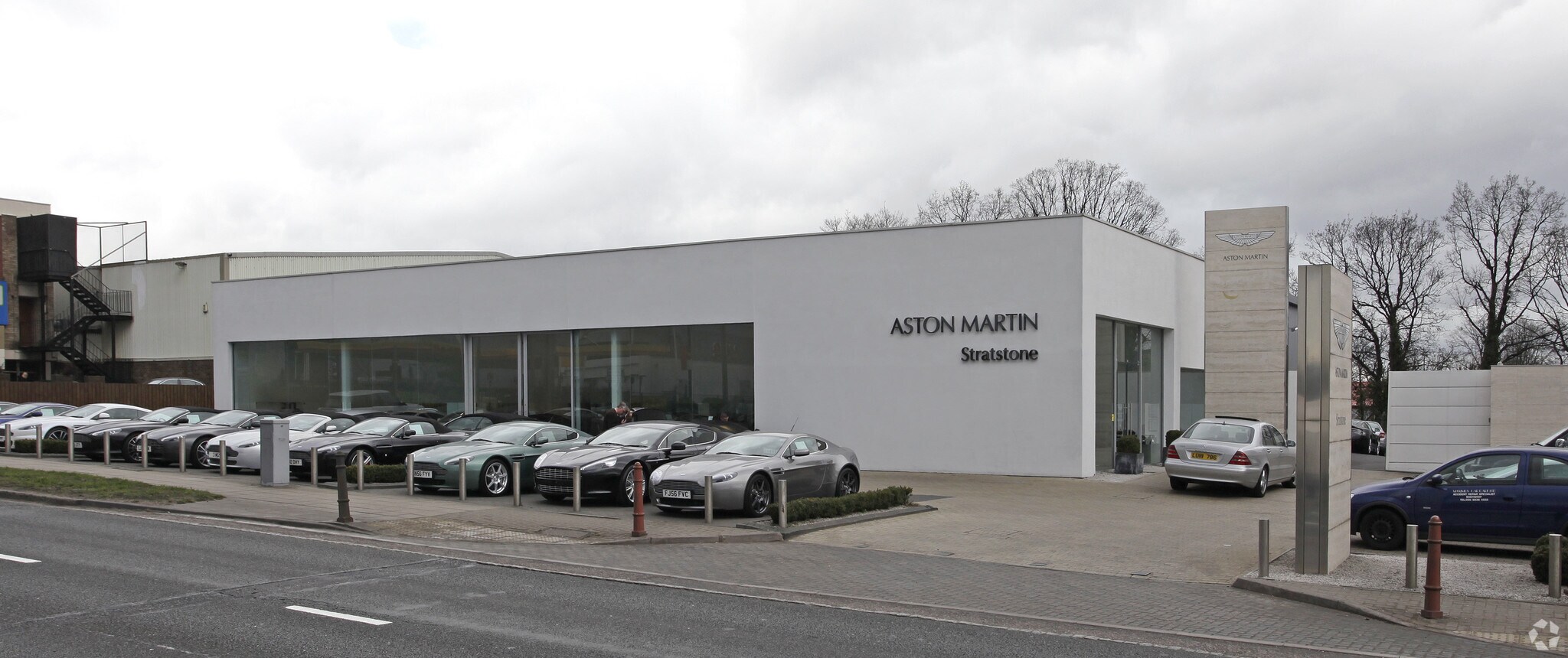 618 Western Ave, London for sale Primary Photo- Image 1 of 1