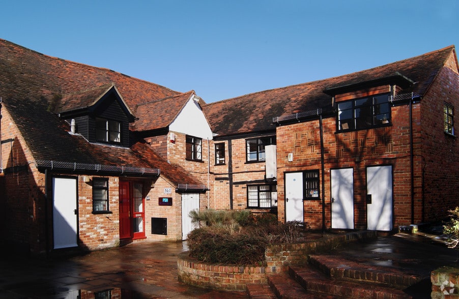 Denmark St, Wokingham to rent - Building Photo - Image 2 of 4